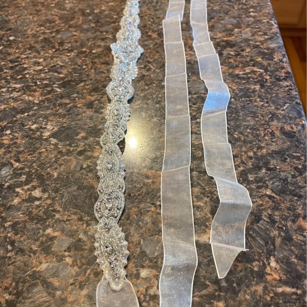 Elegant Silver Beaded Sash/belt